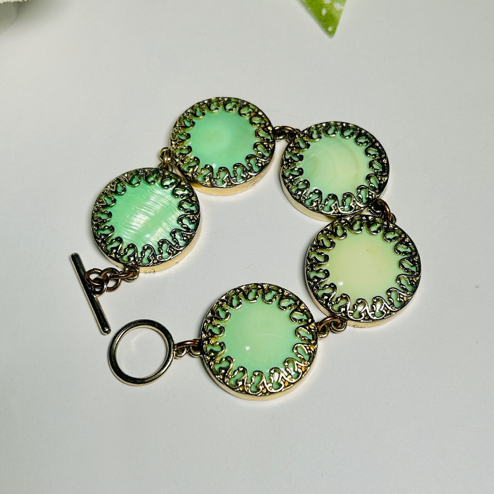 Vintage Abalone Sea Green Round Scrolled Gold Plated Toggle Bracelet - Picture 11 of 15